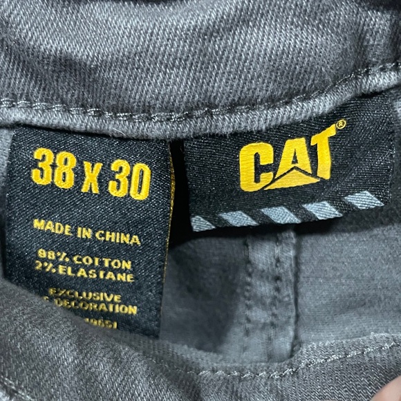 Cat Men's Charcoal Cargo work Pants - Picture 2 of 4